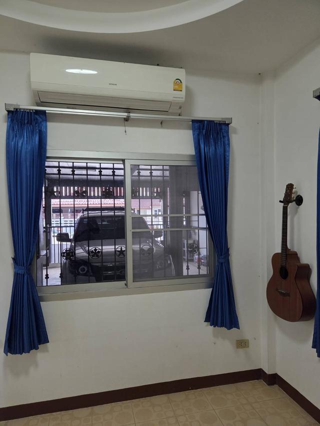 บ้านเดียวสามห้องนอนสองห้องน้ำ 14