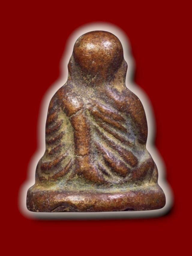 หลวงพ่อเงิน เปิดให้บูชาจ้า 3