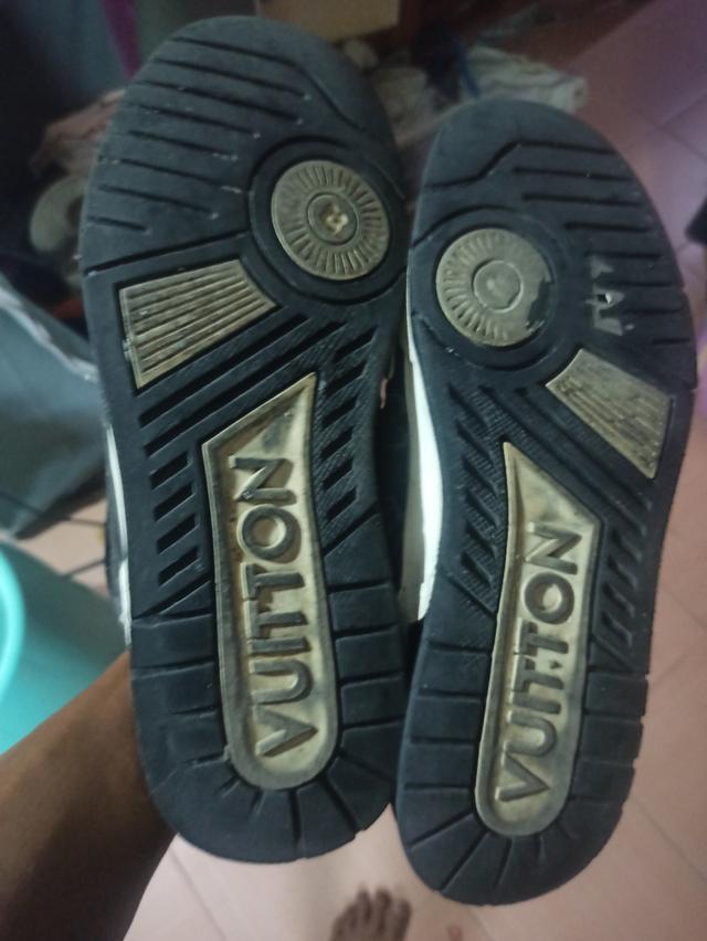 รองเท้าผ้าใบ Louis Vuitton รุ่น Lv Trainer มือ 2 รูปที่ 2