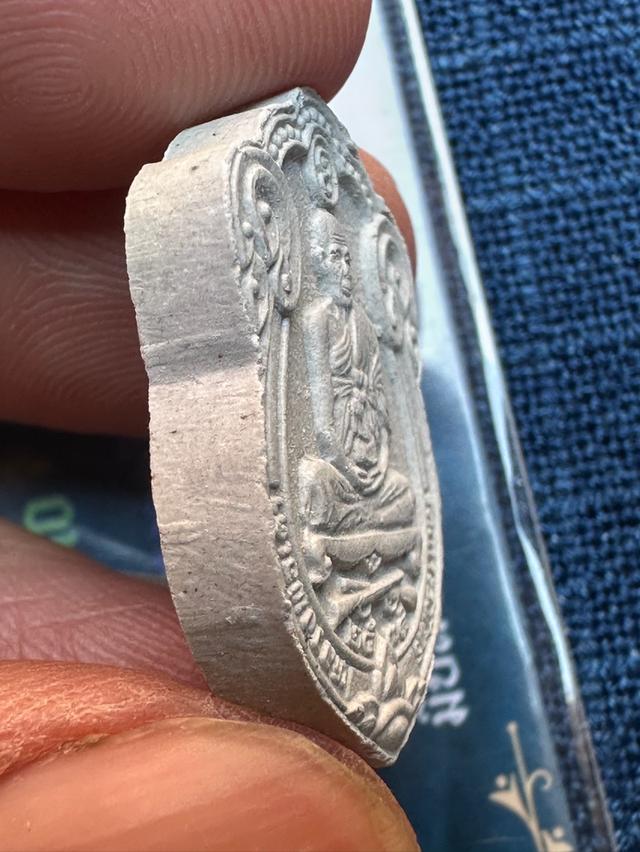 พระผงหลวงพ่อเต้า วัดเกาะวังไทร จ.นครปฐม ปี2535 ผสมเกศา3พระเกจิอาจารย์ รูปย่อยที่ 3