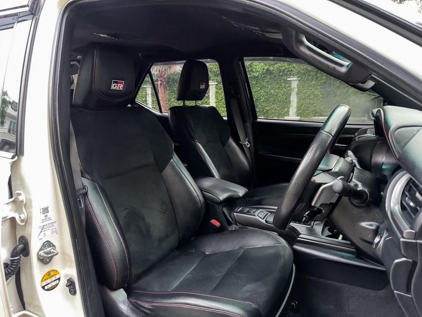 (แจ้งรหัสรถ AVA7357) 💥⭐️ Toyota Fortuner 2.8 GR Sport AT 4WD Black Top ปี 2022 รูปที่ 11