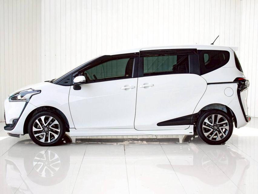 ขาย Toyota Sienta 1.5V ปี17
