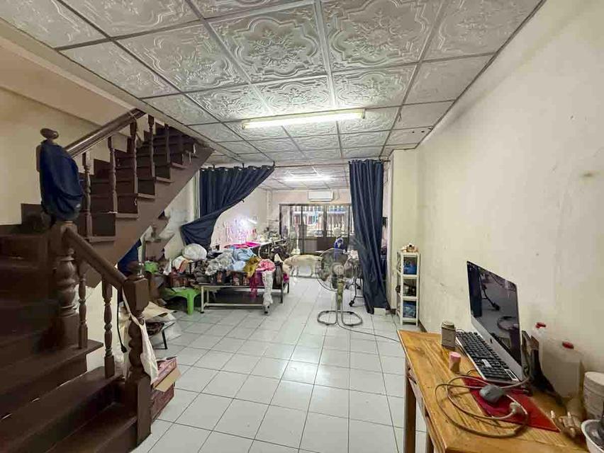 ทาวน์เฮ้าส์ 2 ชั้น หมู่บ้าน พงษ์ศิริชัย 4 เพชรเกษม 81 หนองแขม