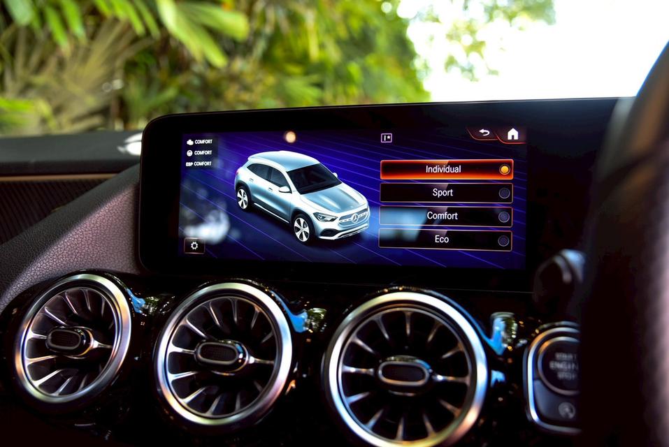 Benz GLA200 1.3 AMG Dynamic W247 AT 2022 9