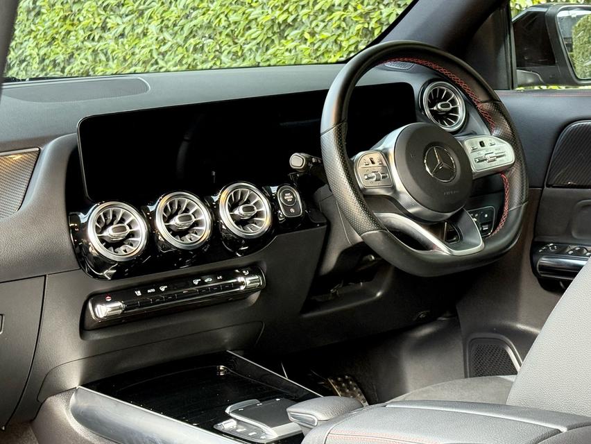 2022 BENZ GLA200 AMG รถมือเดียว 30,000 กม สภาพป้ายแดง รถเข้าศูนย์ทุกระยะ ไม่เคยมีอุบัติเหตุครับ 12