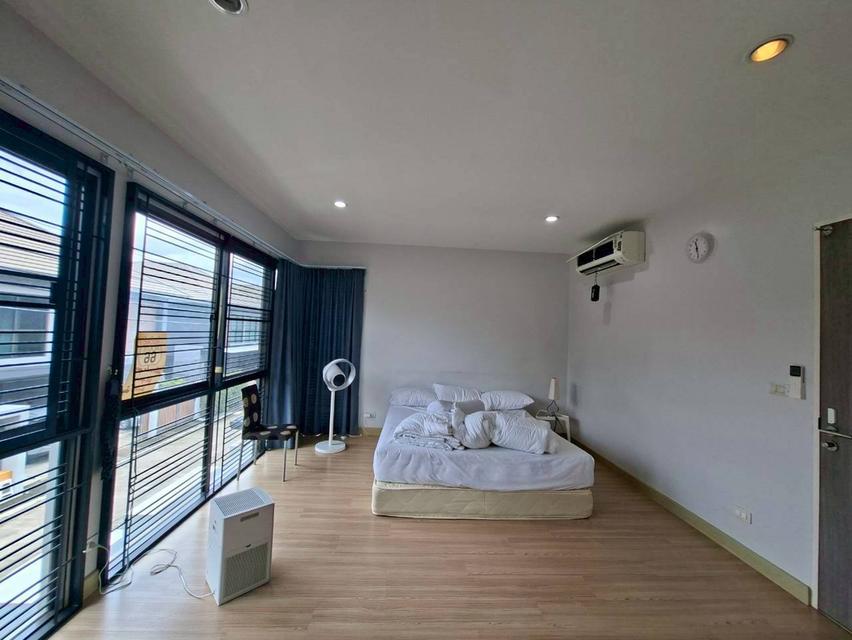 ขายบ้าน 2 ชั้น หมู่บ้านพราโด้ (Prado) ใกล้โรงเรียนสตรีวิทยา2 โชคชัย4 ซอย78 4