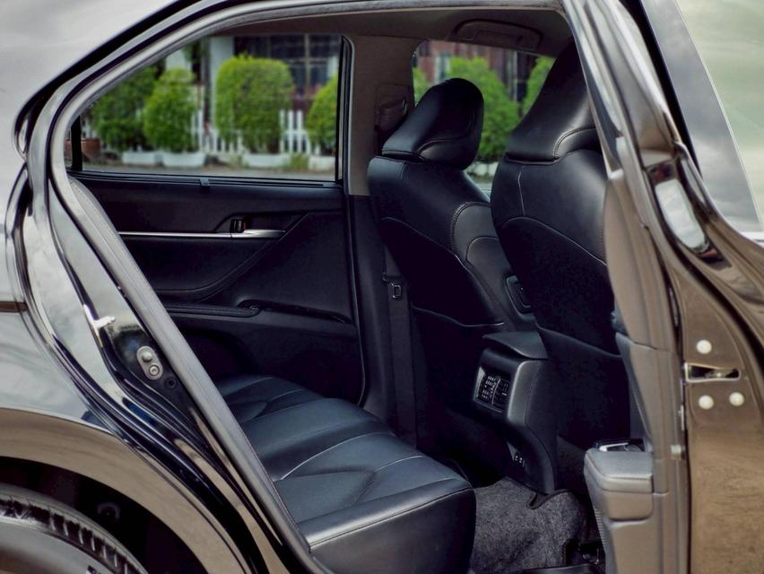 ขาย Toyota Camry 2.0G ปี19 14