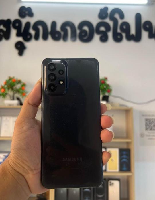 Samsung Galaxy A23 มือถือพกพาสะดวก