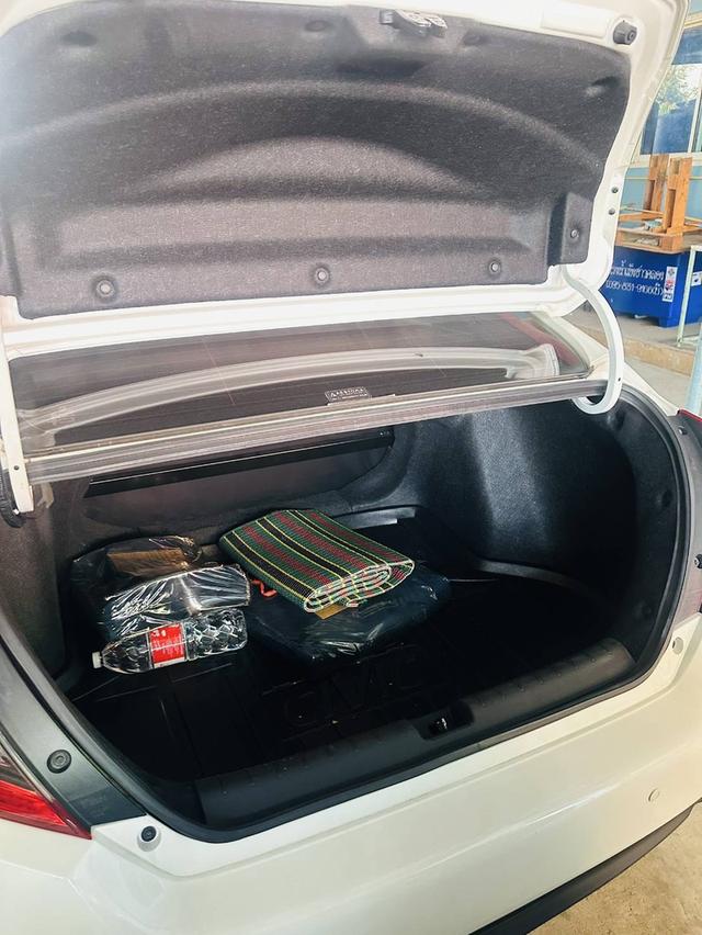 ขายด่วน!! Honda Civic 1.5 TURBO ไมล์ 37,000 กม.. 9