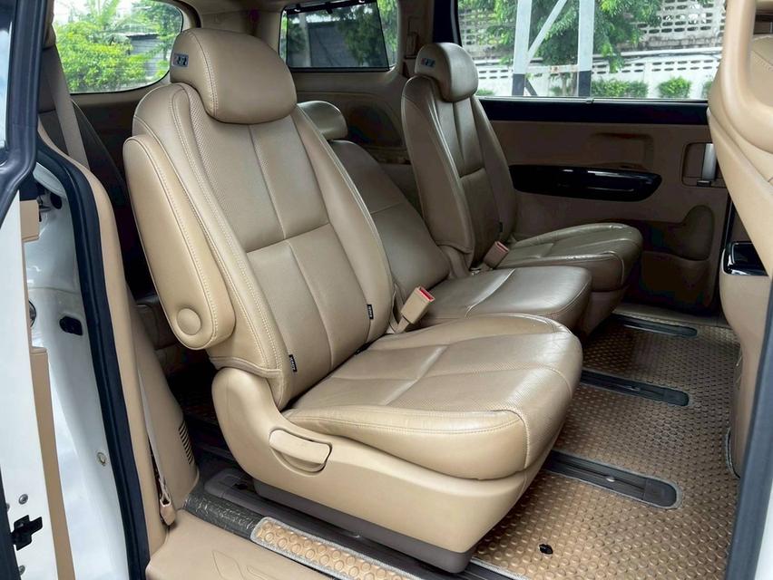 Kia Grand Canival 2.2EX (11ที่นั่ง) ปี 2015 จด 2017 สีขาว รูปที่ 10