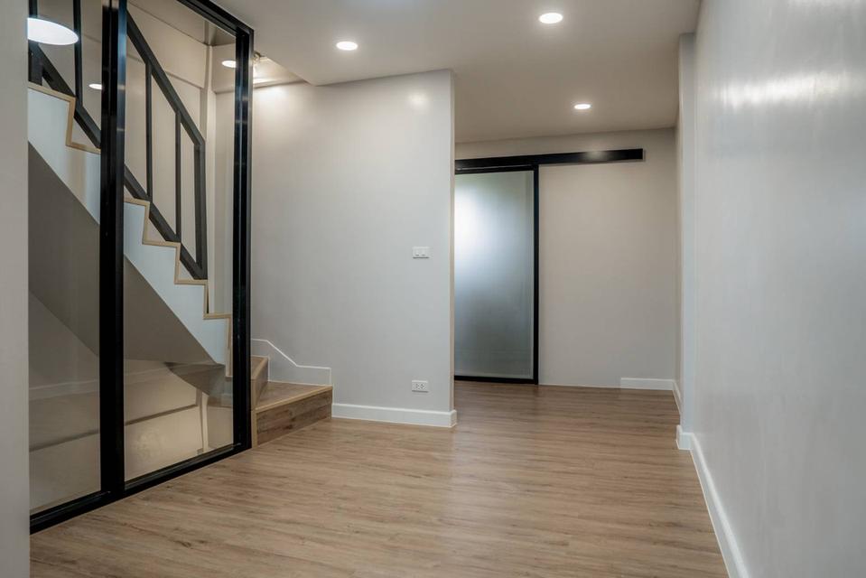 ขายบ้านทาวโฮมเอกมัย สุขุมวิท65 ปรีดีพนมยงค์15 Townhome 4ชั้น ใกล้ BTSเอกมัย ทองหล่อ พระโขนง 3 ห้องนอน 4ห้องน้ำ ทำใหม่พร้อมอยู่ ใกล้พระราม4 0879074045
