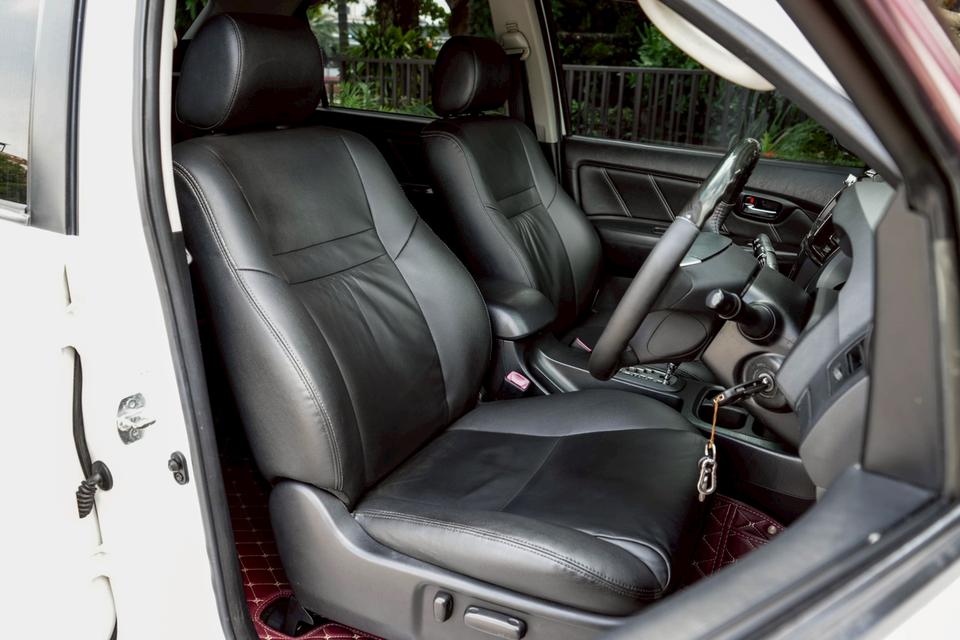 รหัสรถ CBL6651 TOYOTA FORTUNER 2.5 V AT 2015 10