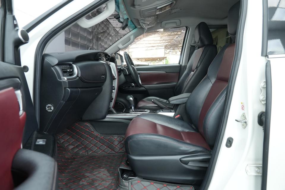 2016 TOYOTA FORTUNER 2.8 TRD Sportivo 4WD  สีขาว ไมล์ 137087 กม. 14