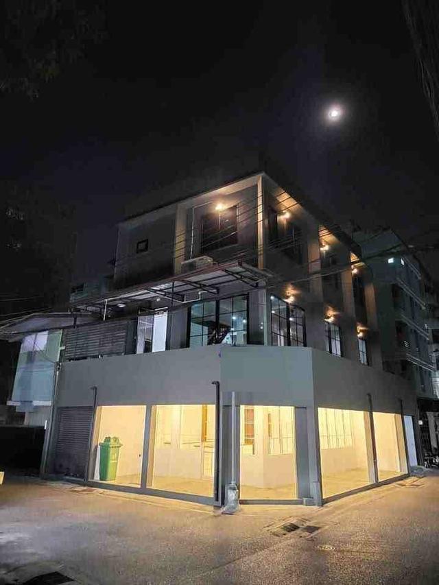 B1031 ให้เช่าอาคารสไตล์ลอฟท์ 3ชั้น ย่านห้วยขวาง ซอยประชาสงเคราะห์27 1