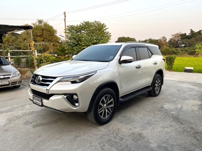 ปี2017 FORTUNER 2.4 ขับ 2 มือเดียวออกป้ายแดง รถเช็คศูนย์ตลอด 6