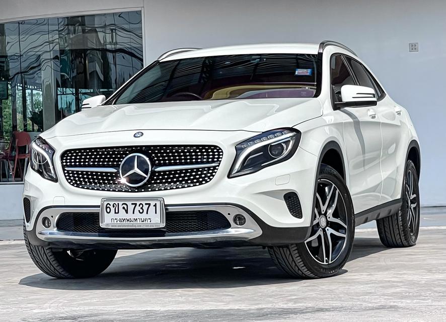 ขาย Benz Gla200 ปี17 3