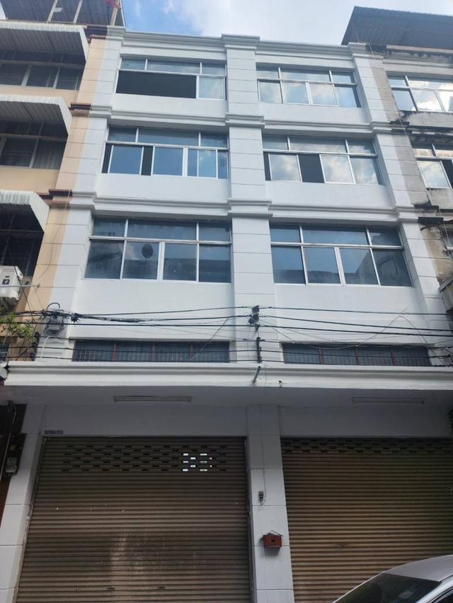 ขายตึกแถว 2 คูหาติดกัน ถนนกรุงเทพฯ-นนท์ (ใกล้สถานีบางซ่อน)