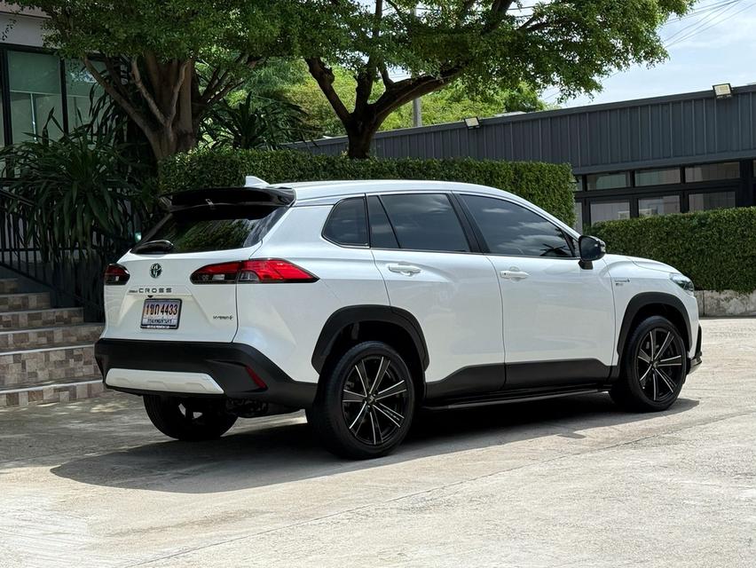 2022 Toyota CROSS HYBRID PREMIUM รถมือเดียวป้ายแดง รถวิ่งน้อย เข้าศูนย์ตามระยะ รถไม่มีอุบัติเหตุครับ รูปที่ 3