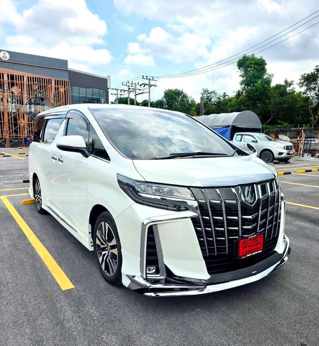 Toyota ALPHARD 2.5SC PACKAGE สีขาว ปี 2024 ไมล์ 60,000 กม.