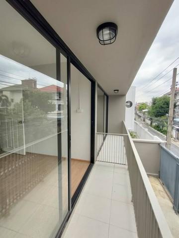 ให้เช่า ขาย บ้านเดี่ยว 2 ชั้น รีโนเวทใหม่ 300 ตร.ม ถนนสุทธิสารวินิจฉัย ลาดพร้าว รัชดา เหมาะอยู่อาศัยและทำโฮมออฟฟิศ รัชดาภิเษก 20 ใกล้ MRT สุทธิสาร และ 16