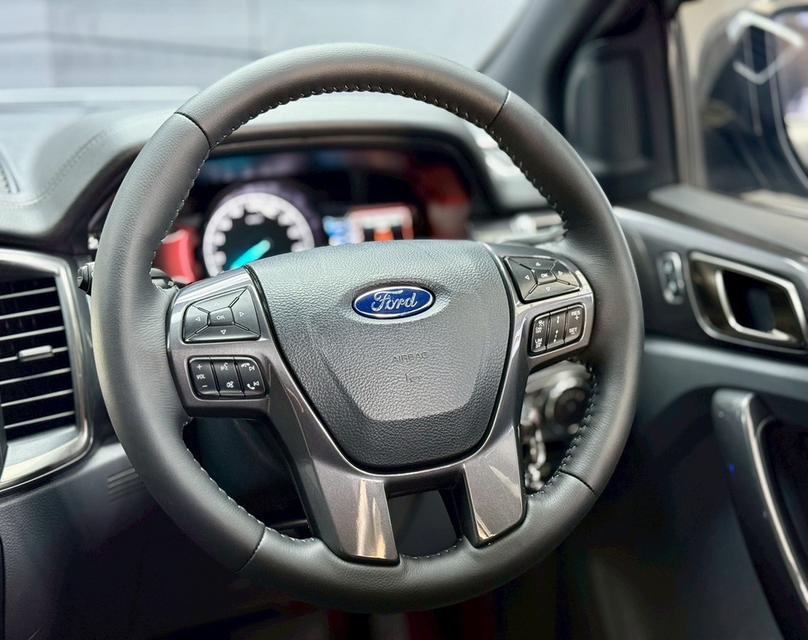 ปี 2017 FORD EVEREST, 2.2 TITANIUM PLUSโฉม ปี15-22 สีเทา เกียร์ออโต้ 6 สปีด เครื่องดีเซล รูปที่ 7