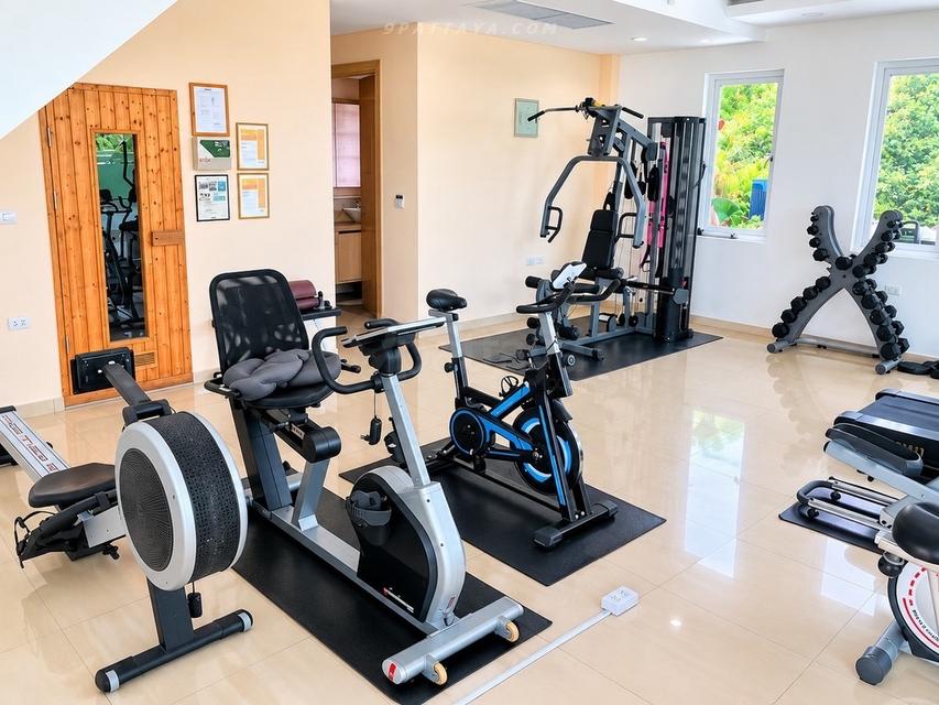 Urgent Sale — Large Corner Sea View Condo at Paradise Ocean View PattayaFire sale condo at Paradise Ocean View Pattaya. Spacious corner unit 16