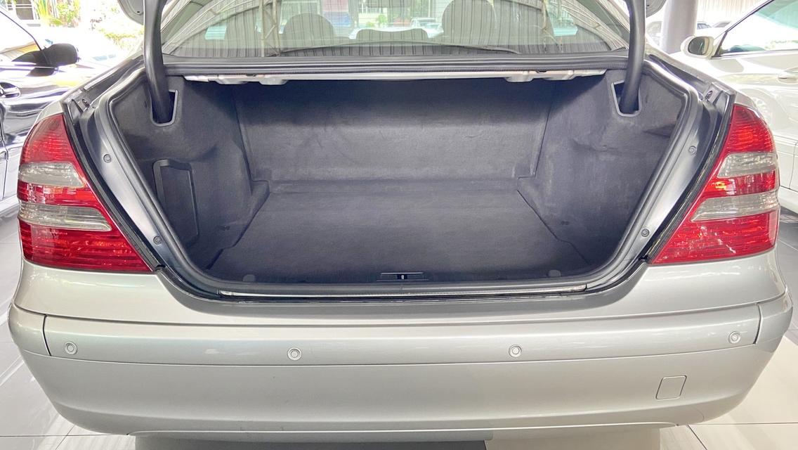 Mercedes-Benz E220CDI W211