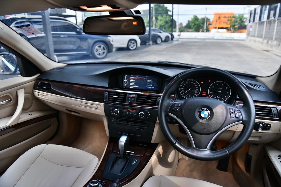 2010 แท้ BMW 320i SE LCI V-Shape E90 ทะเบียนคืน"🎊 รูปที่ 16