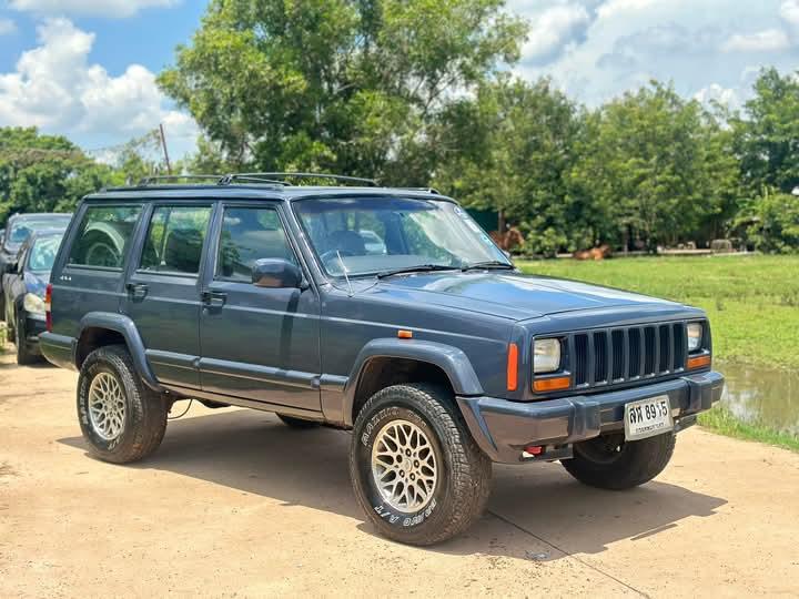 Jeep Cherokee XJ สวยๆ