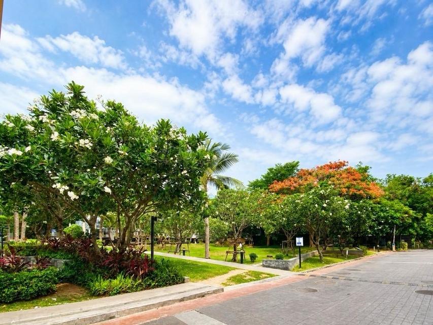 For Sale — Sea View Condo at Unixx South Pattaya, PratumnakBeautiful holiday-style condo for sale at Unixx South Pattaya, located in the Pratumnak 15