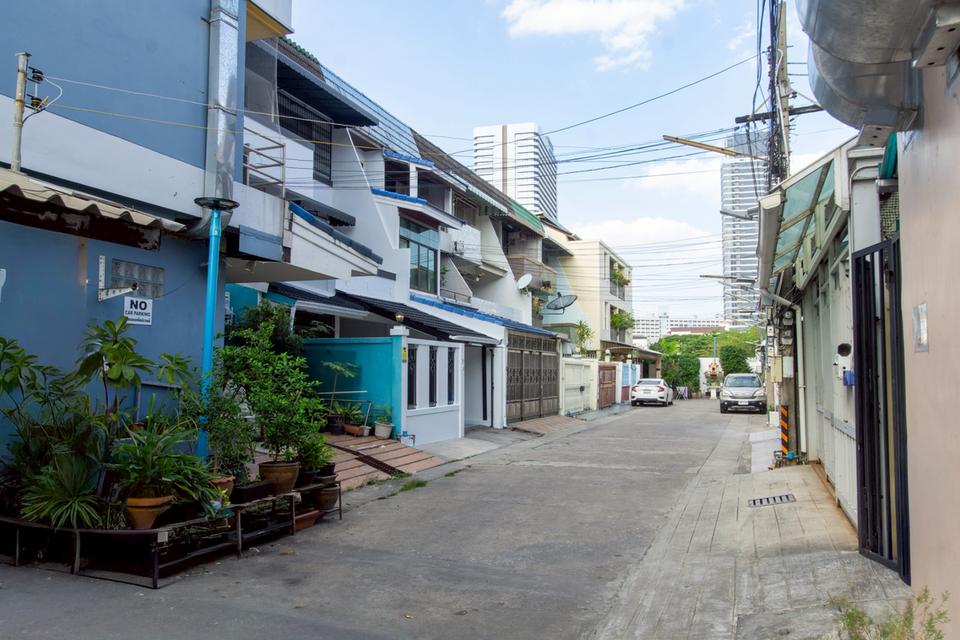 บ้านทาวน์โฮม 3 ชั้นบน “ทำเลที่หาไม่ได้แล้ว” กลางสาทร-เย็นอากาศ-พระราม 4 ซอยศรีบำเพ็ญ 15