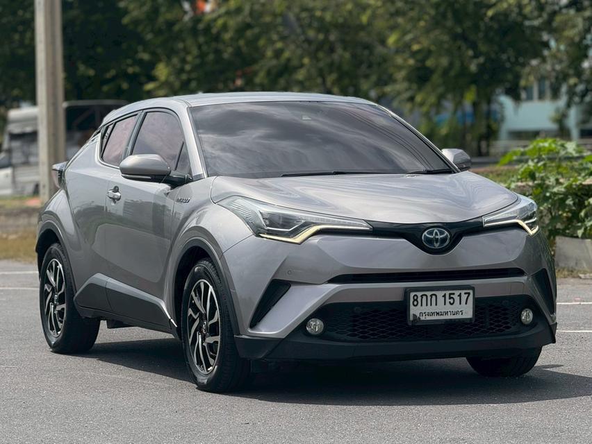 Toyota C-HR Hybrid  HV  TOP  ปี 2018  สีเทา   ออโต้  สภาพเยี่ยม ป้ายแดง มือเดียว 10