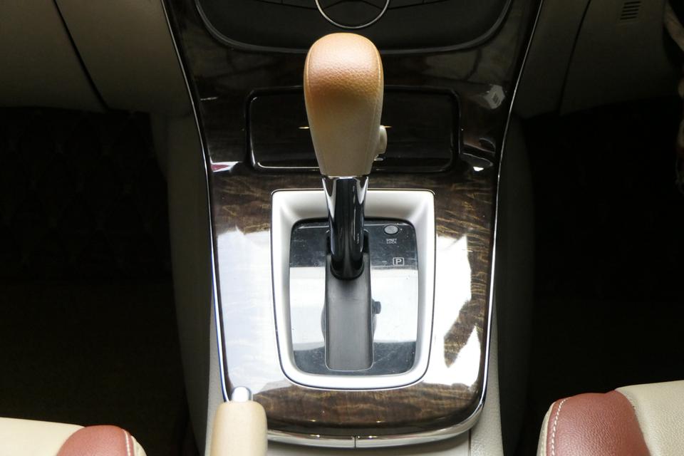 2013 NISSAN SYPLHY 1.6V รูปที่ 8