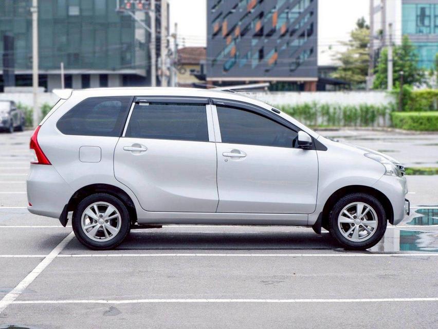 Toyota Avanza 1.5 E เกียร์ Auto สีบอร์นเทา ปี 2014 5