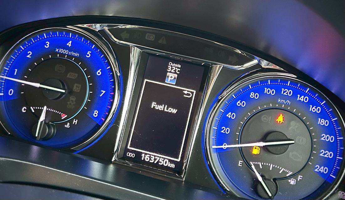 ขาย Toyota Camry 2.0G ปี16 8