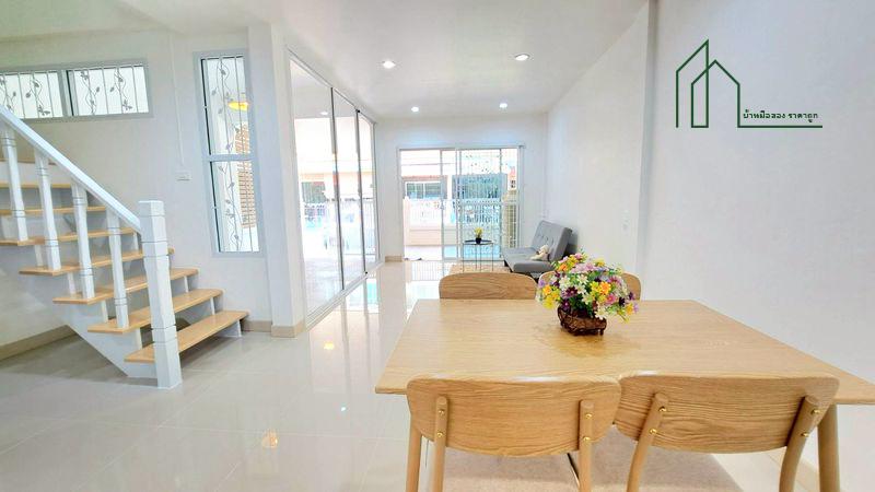 ทาวน์เฮาส์ 2 ชั้น หมู่บ้านบัวทองธานี บางบัวทอง ใกล้ตลาด สมบัติบุรี  6