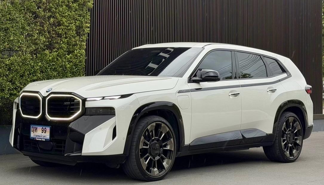 BMW XM50eShadow Line