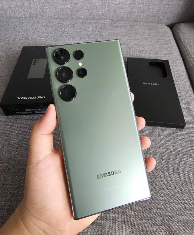 Samsung S23 Ultra สีเขียว 1