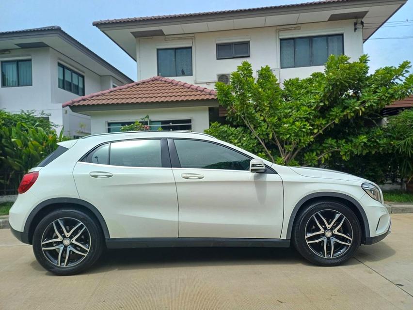 2016 BENZ GLA200 สภาพสวยจัด NOT ไม่ขยับ สีเดิมทั้งคัน ไม่แก๊ส ไม่ชน