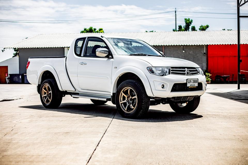 Mitsubishi Triton PLUS MEGA CAB 2.5 GLX เกียร์ธรรมดา ปี 2012 สีขาว