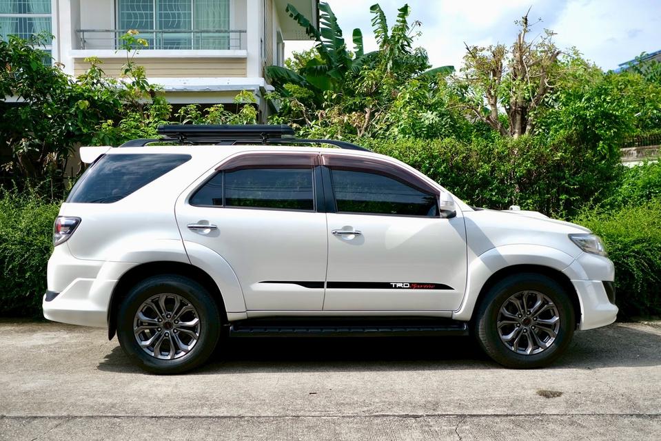 TOYOTA FORTUNER  13