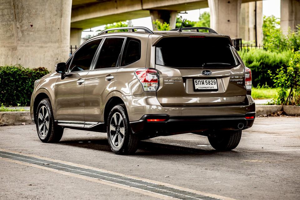 Subaru Forester 2.0iP ปี 2017 สีน้ำตาล มือเดียวป้ายแดง  7