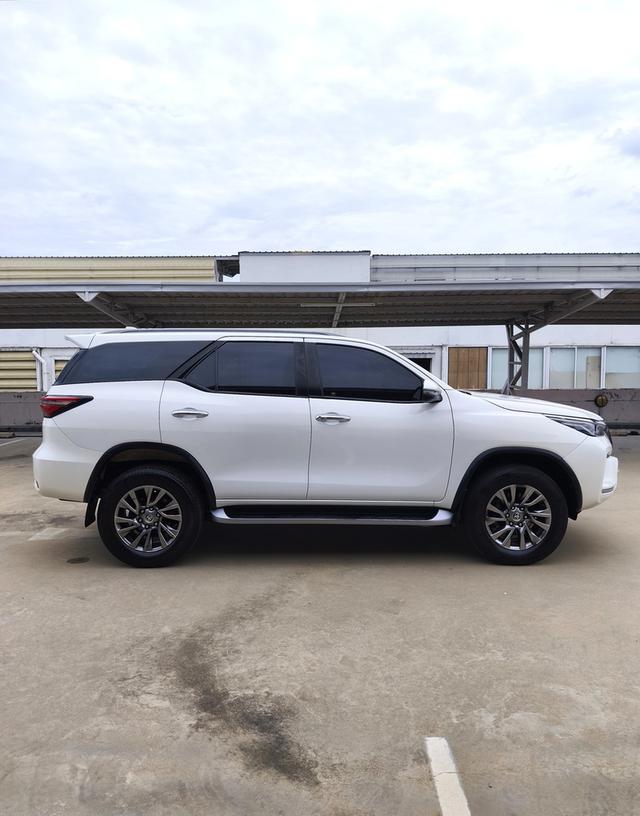 Toyota รุ่น : Fortuner 2.4 2WD รูปย่อยที่ 2