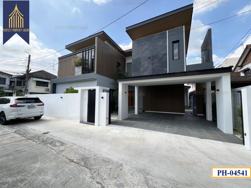 ขาย บ้านเดี่ยวใหม่ Modern สุขุมวิท วชิรธรรมสาธิต 18