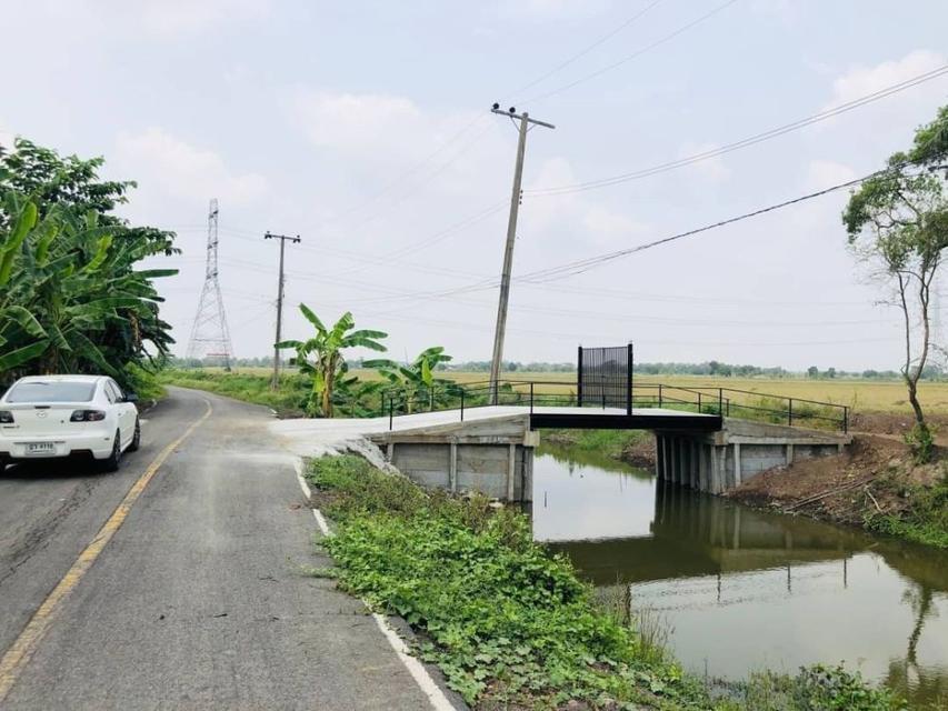 ขายที่ดิน มิตรไมตรี 6 หนองจอก มีนบุรี ถนนลาดยาง มีคลองกั้นน้ำไว้เพาะปลูก