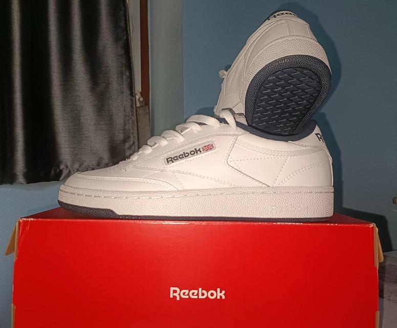 รองเท้าผ้าใบ REEBOK มือสอง