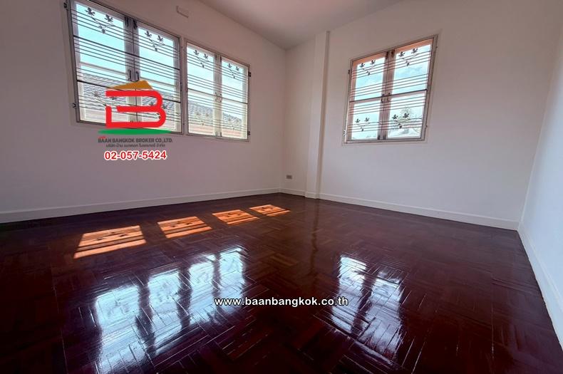 บ้านเดี่ยว เนื้อที่ 53 ตร.ว. หมู่บ้านชัยพฤกษ์ (ซอยวัดลาดปลาดุก) ถนนกาญจนาภิเษก ตำบลบางรักพัฒนา อำเภอบางบัวทอง นนทบุรี 17