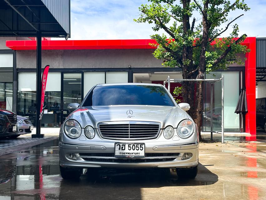 ขายรถ Benz E240 2.6 W211 Avantgarde Sedan ปี 2003 สีเทา เกียร์ออโต้ รูปที่ 2