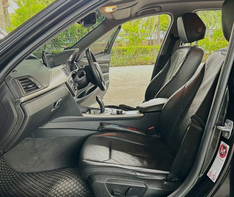BMW 316i F30 ปี 2014  6