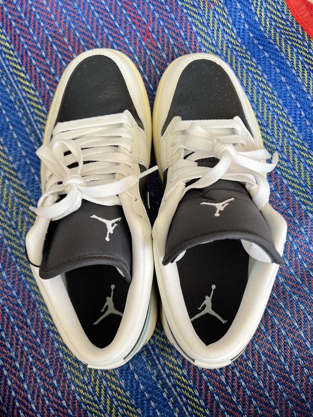 รองเท้า nike  jodan 1